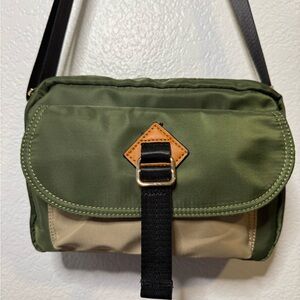 NWOT Nylon Olive Green and Tan guitar strap crossbody